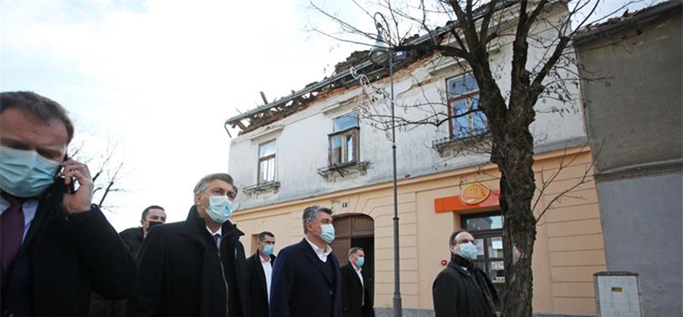 Plenković u Petrinji: Sve službe su na terenu, rade neumorno i zahvaljujem svima na požrtvovnosti